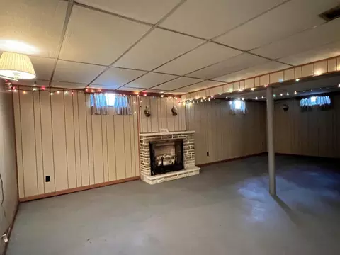 310 N Wooster St, Capron, IL 61012 photo 17