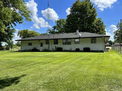 310 N Wooster St, Capron, IL 61012 photo 2