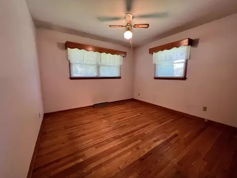 310 N Wooster St, Capron, IL 61012 photo 10