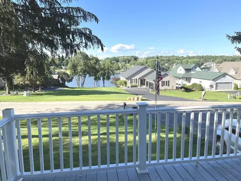 76 Delburne, Lake Summerset, IL 61019 photo 2