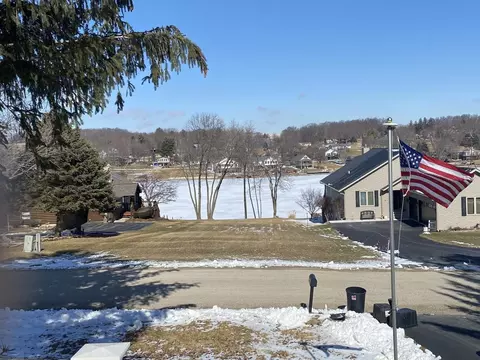 76 Delburne, Lake Summerset, IL 61019 photo 3