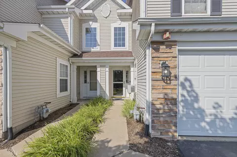 9118 Romeldale Ln, Roscoe, IL 61073 photo 3