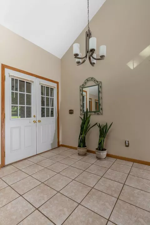 513 Baintree, Lake Summerset, IL 61019 photo 7
