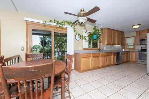 513 Baintree, Lake Summerset, IL 61019 photo 16