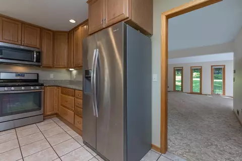 513 Baintree, Lake Summerset, IL 61019 photo 14