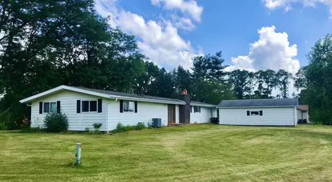 11 Geneva St, Mount Carroll, IL 61053 photo 2