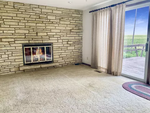 79 School St, Chadwick, IL 61014 photo 10
