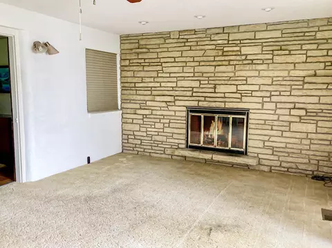 79 School St, Chadwick, IL 61014 photo 8