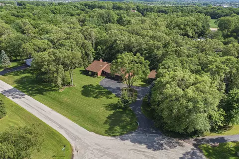 5611 Gray Eagle Rd, Roscoe, IL 61073 photo 1