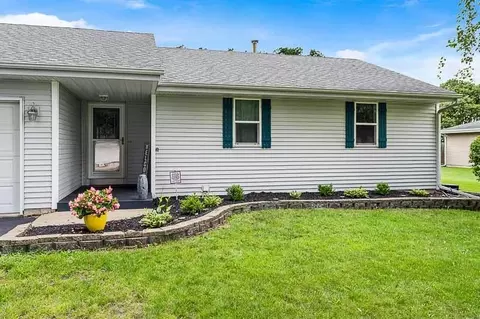 4628 Straw Ln, Roscoe, IL 61073 photo 6
