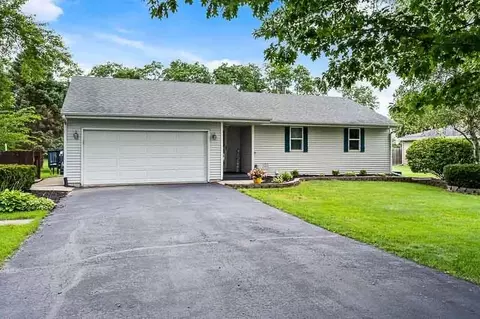 4628 Straw Ln, Roscoe, IL 61073 photo 1