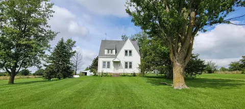 1966 N Heitter Rd, Freeport, IL 61032 photo 1