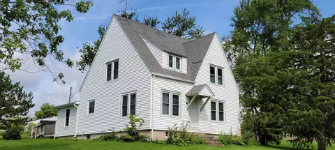 1966 N Heitter Rd, Freeport, IL 61032 photo 2