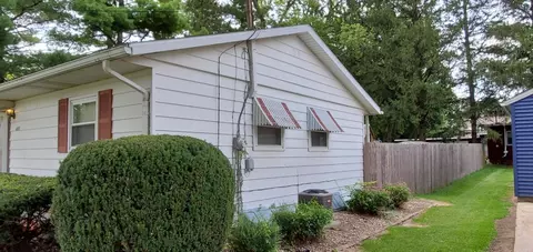 415 E Lincoln St, Mount Morris, IL 61054 photo 3