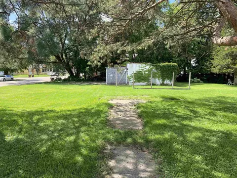 418 S Walnut Ave, Freeport, IL 61032 photo 5