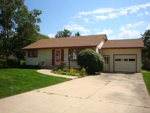 1015 E 4th St, Belvidere, IL 61008 photo 1