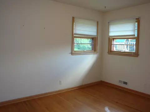 1015 E 4th St, Belvidere, IL 61008 photo 9