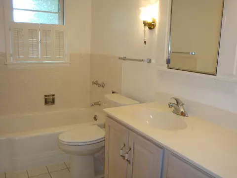 1015 E 4th St, Belvidere, IL 61008 photo 10