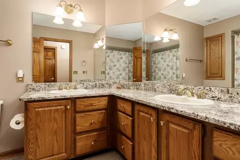 7593 Grace Dr, Roscoe, IL 61073 photo 32