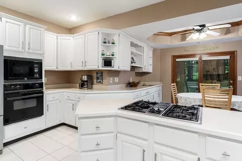 7593 Grace Dr, Roscoe, IL 61073 photo 16
