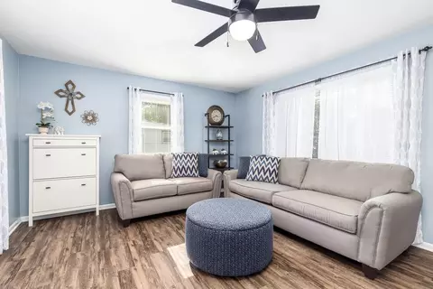 3672 Renfro Rd, Cherry Valley, IL 61016 photo 4