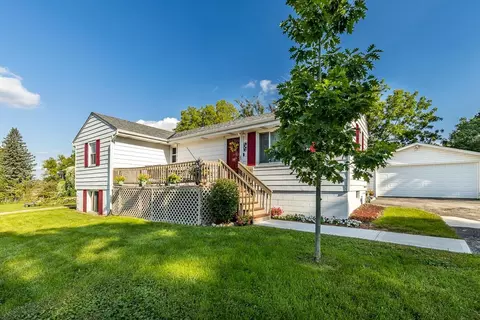 3672 Renfro Rd, Cherry Valley, IL 61016 photo 2