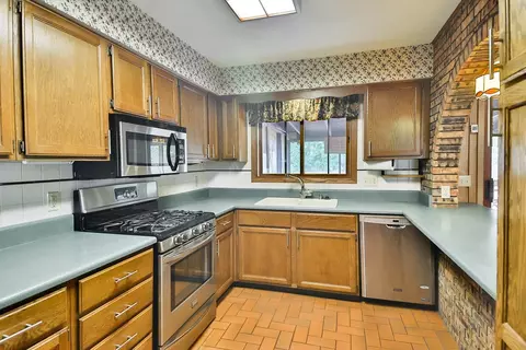 548 E Azalea Ter, Beloit, WI 53511 photo 15