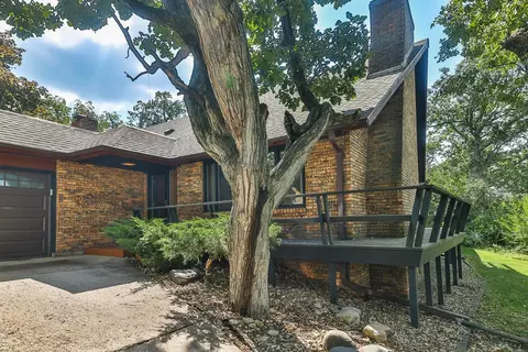 548 E Azalea Ter, Beloit, WI 53511 photo 2