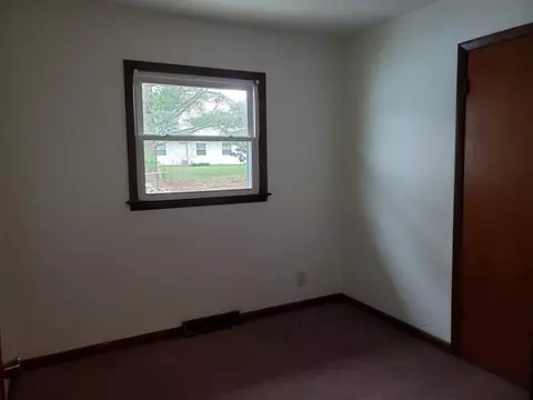 1424 Mark Dr, Freeport, IL 61032 photo 8