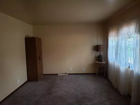 1424 Mark Dr, Freeport, IL 61032 photo 4