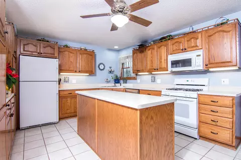 355 Corkhill Ct, Lake Summerset, IL 61019 photo 16
