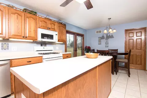 355 Corkhill Ct, Lake Summerset, IL 61019 photo 17