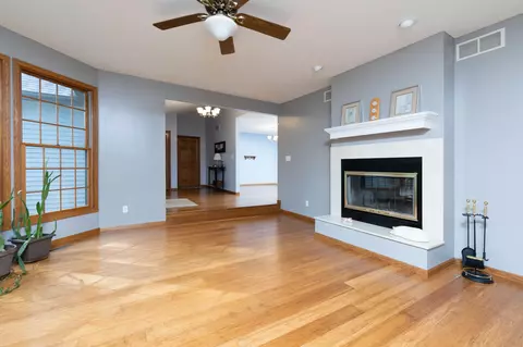 355 Corkhill Ct, Lake Summerset, IL 61019 photo 11