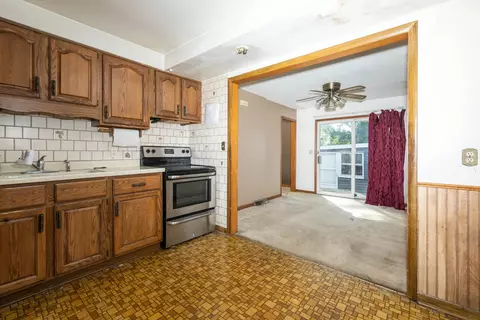 809 E Riverside Blvd, Loves Park, IL 61111 photo 9