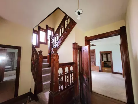 203 W 5th St, Leaf River, IL 61047 photo 2