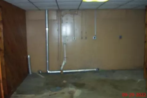 1239 S State Ave, Freeport, IL 61032 photo 11