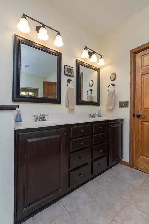 6596 Lindbloom Ln, Cherry Valley, IL 61016 photo 17