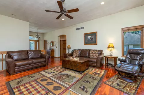 6596 Lindbloom Ln, Cherry Valley, IL 61016 photo 12
