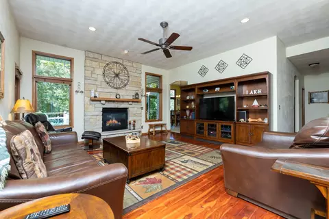 6596 Lindbloom Ln, Cherry Valley, IL 61016 photo 13