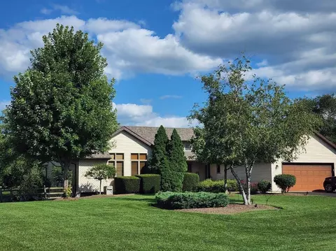 4230 Gloucester Rd, Roscoe, IL 61073 photo 1