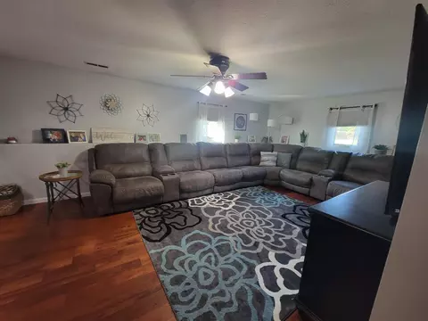 9760 Applegate Dr, Roscoe, IL 61073 photo 12