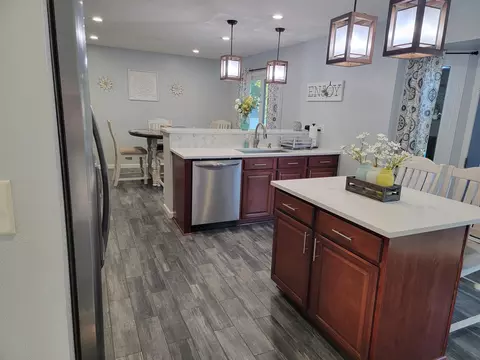 9760 Applegate Dr, Roscoe, IL 61073 photo 6