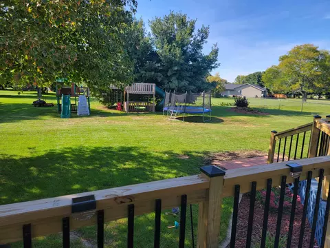 9760 Applegate Dr, Roscoe, IL 61073 photo 28