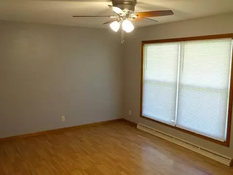 1818 Ridge Dr, Freeport, IL 61032 photo 4