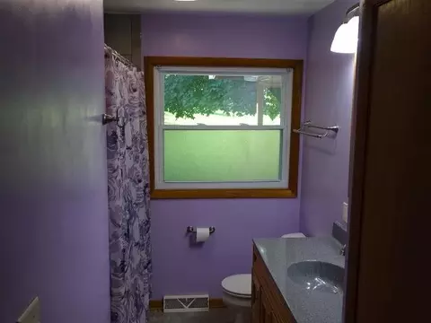 1818 Ridge Dr, Freeport, IL 61032 photo 5