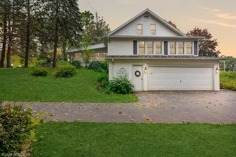 3469 S Riverside Dr, Beloit, WI 53511 photo 3