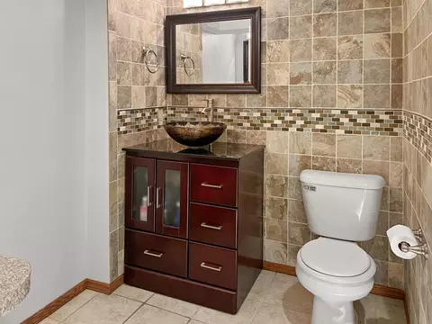 1061 Mesa Dr, Freeport, IL 61032 photo 22