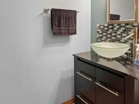 1061 Mesa Dr, Freeport, IL 61032 photo 10