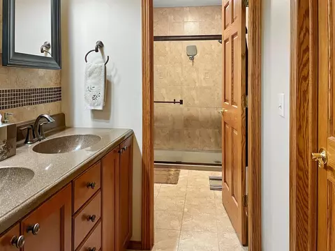 1061 Mesa Dr, Freeport, IL 61032 photo 17