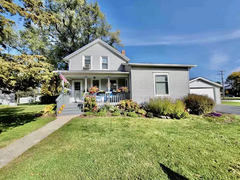 427 E 4th St, Byron, IL 61010 photo 1